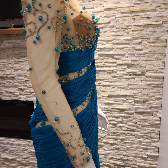 Chrystal Pearl & Couture Cocktail Dress. - Picture 11 of 14